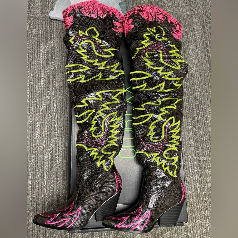 NIB NWT Dolls Kill Cape Robbin Atomic Love Bandit Cowgirl Over the Knee Boots 6